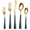 Elegantes Besteckset in Gold mit dunkelgrünem Griff
